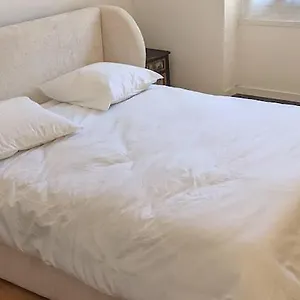 Bed & Breakfast Voltaire Ou Beckett, Terrasse En Bord De Sorgue